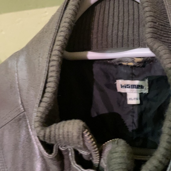 Faux leather jacket - Picture 3 of 6